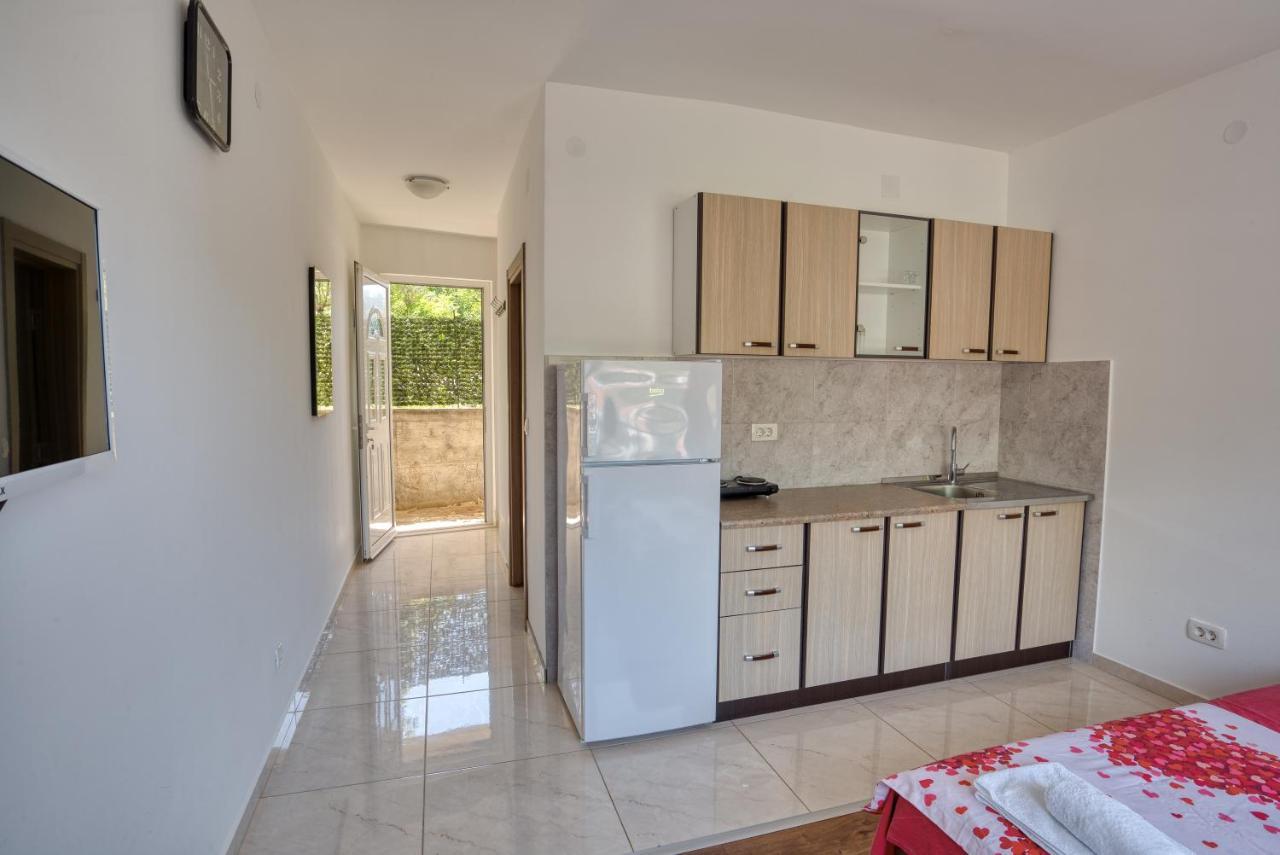 בודווה Apartmani Cukic Rafailovici מראה חיצוני תמונה